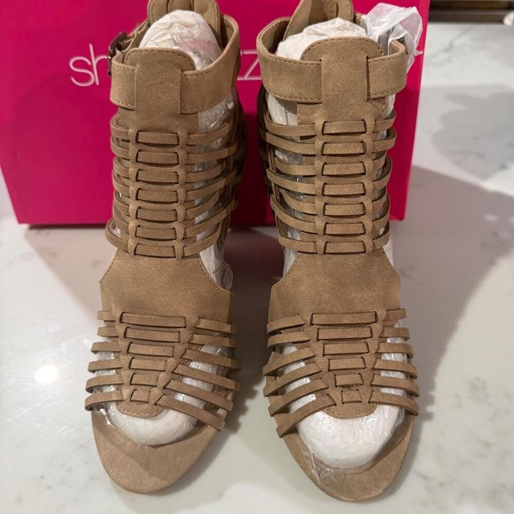 Unbranded Women's Tan and Brown Sandals